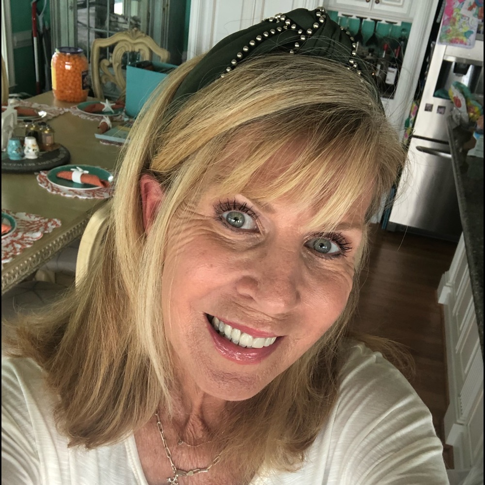 Meet your Posher, Denise